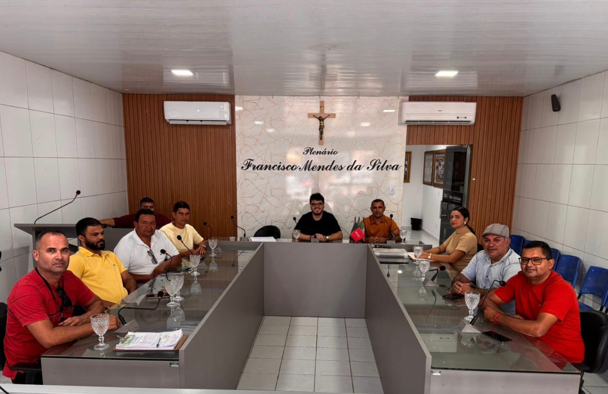 A Câmara Municipal de Pilõezinhos, realizou na manhã desta sexta-feira (09/01), a sua 1ª Sessão Extraordinária do Ano Legislativo de 2026.