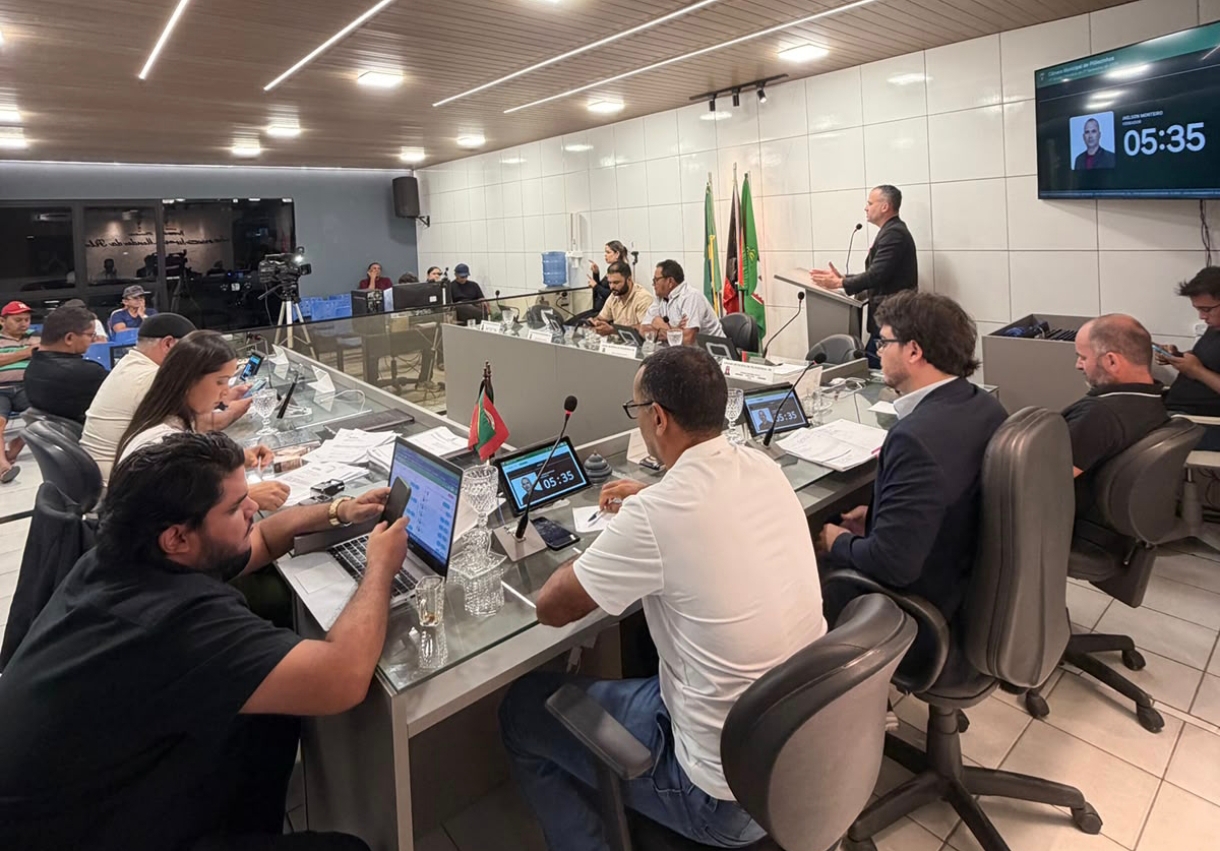 A Câmara Municipal de Pilõezinhos, realizou na última quinta-feira (15/10) a sua Vigésima Sessão Ordinária do Ano Legislativo de 2026.